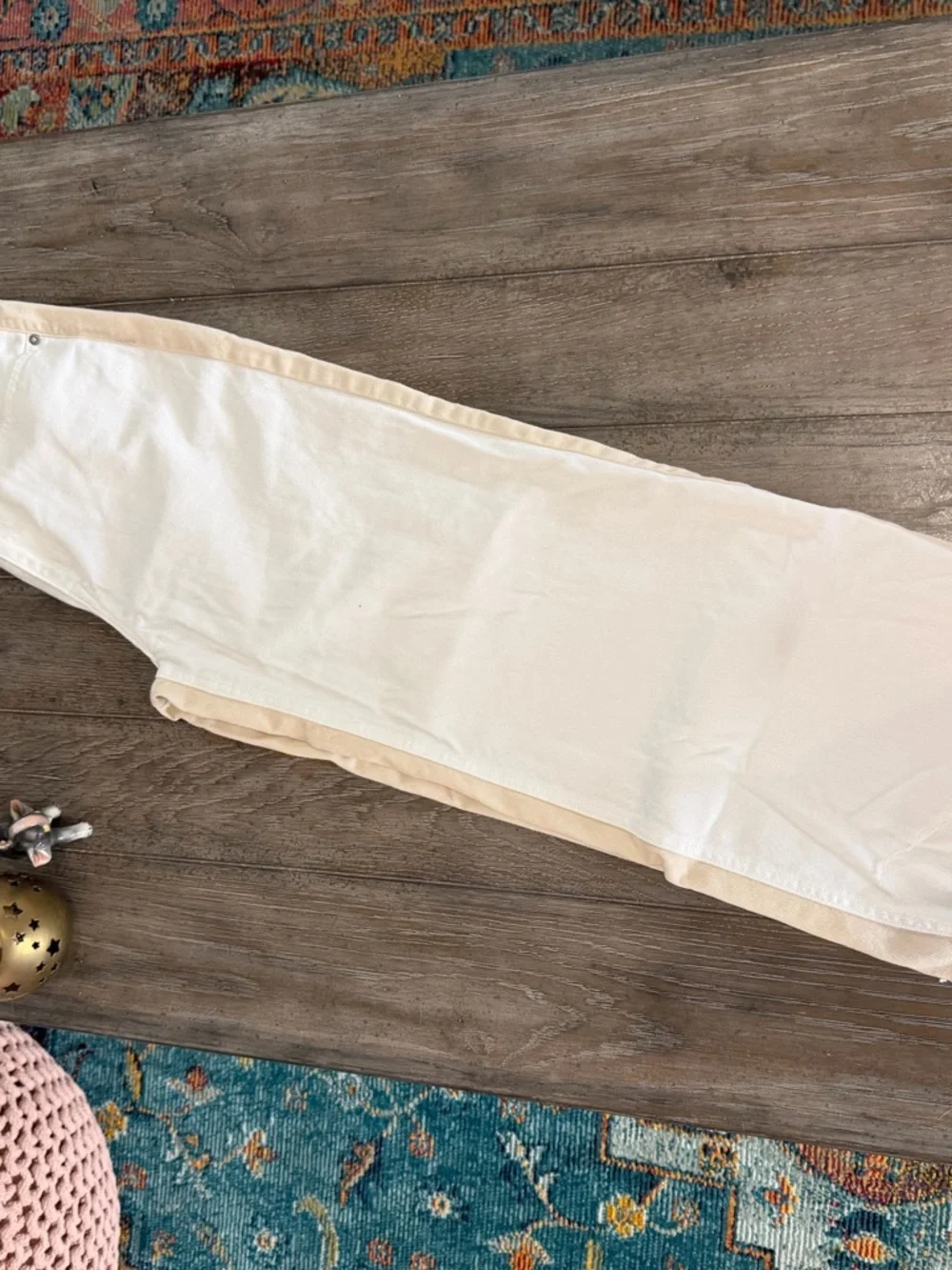 Vigoss Jett Straight Two-Tone Jeans in Cream & White - Picture 13 of 13